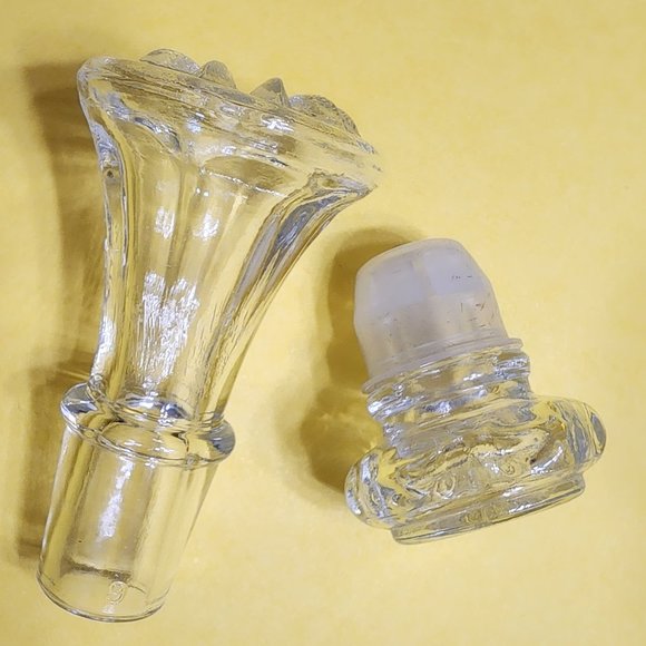 Vintage Anchor Hocking Prescut Clear Glass Star of David Cruets w/ Stoppers - Picture 8 of 10